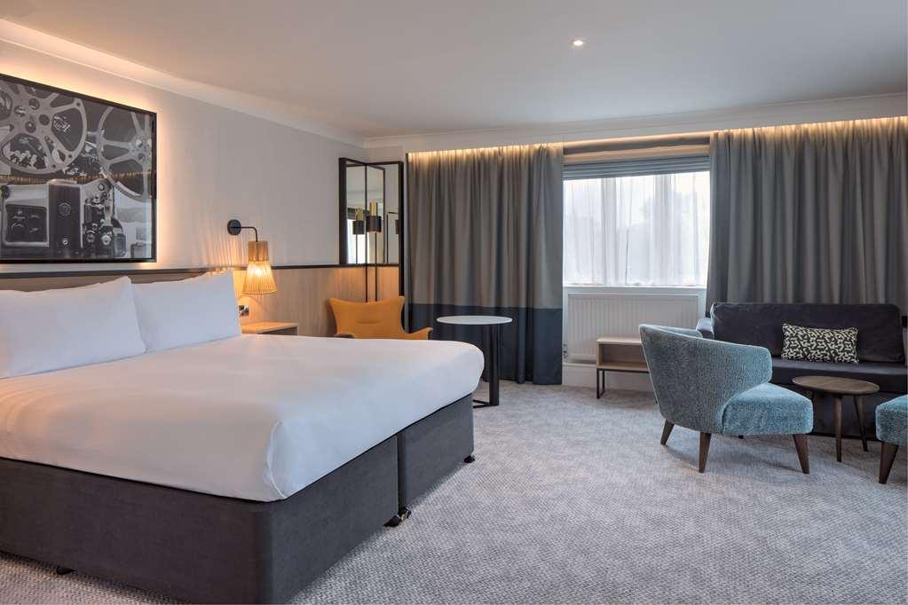Doubletree By Hilton London Elstree 호텔 보어햄우드 객실 사진