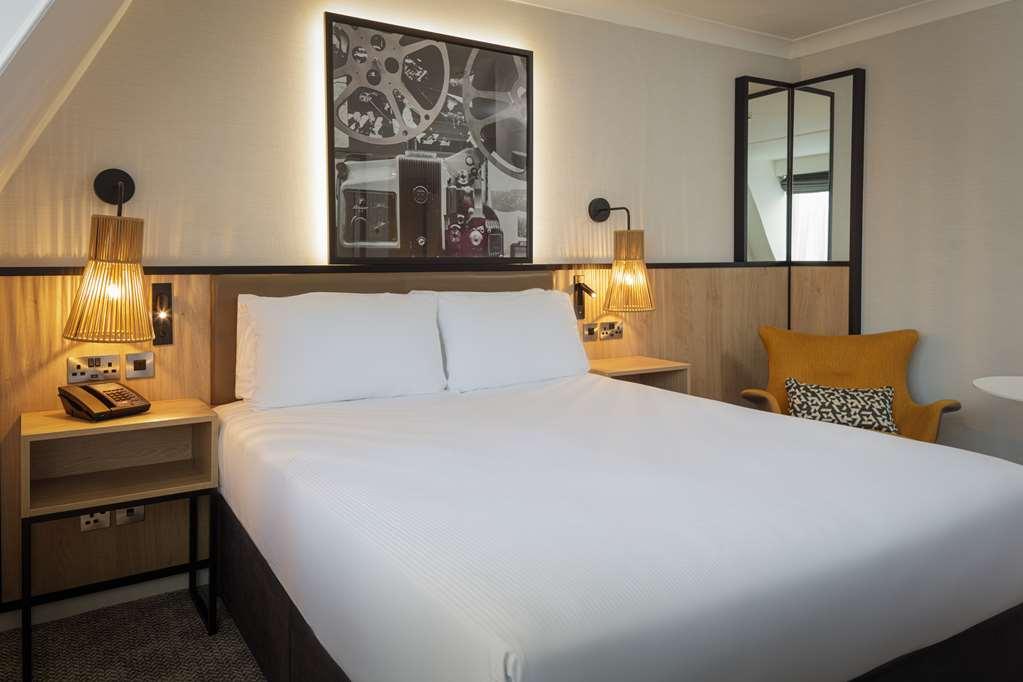 Doubletree By Hilton London Elstree 호텔 보어햄우드 객실 사진