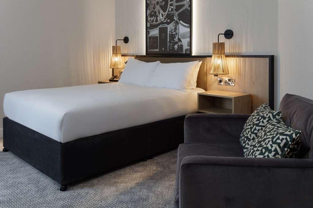 Doubletree By Hilton London Elstree 호텔 보어햄우드 객실 사진