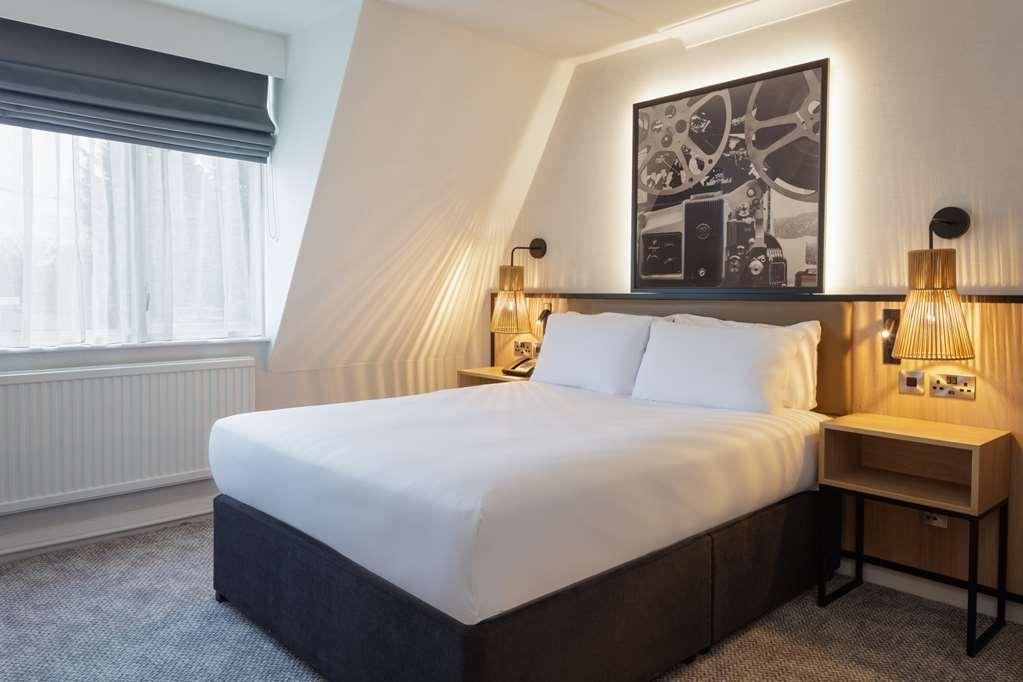 Doubletree By Hilton London Elstree 호텔 보어햄우드 객실 사진